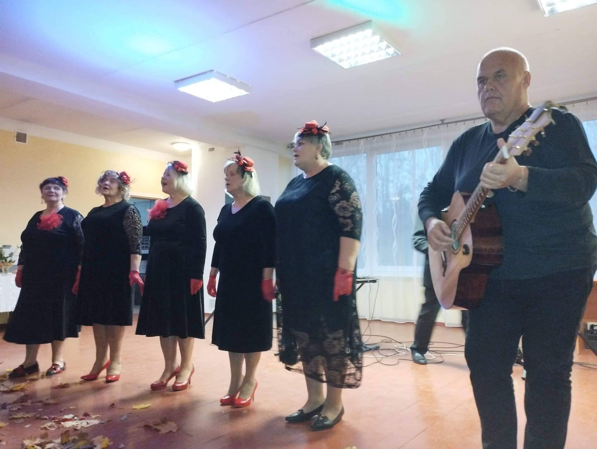 Molėtų kultūros centro kolektyvai koncertavo Suginčių bendruomenės padėkos vakare