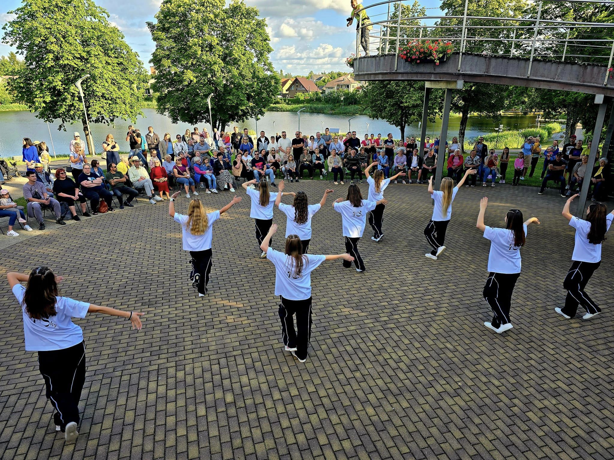 Šokantys „Skambantys vakarai“